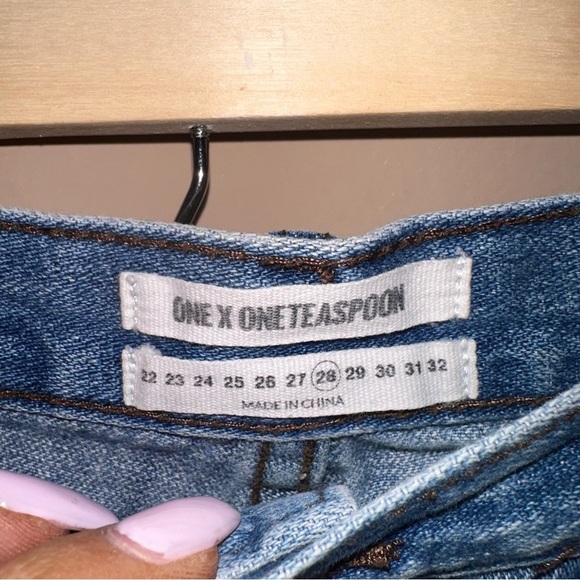 One Teaspoon Bandits Low Waist Jean Shorts 28 Distressed Denim Cutoffs Cheeky - Picture 3 of 4